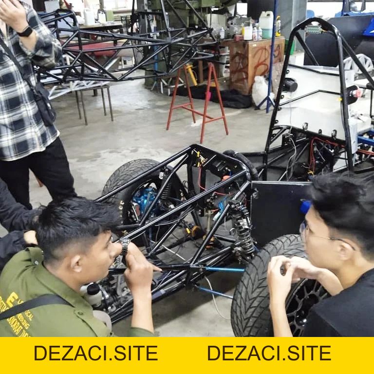 Electrical Engineering students from the Faculty of Engineering and Computer Science conducted research on electric racing cars with the Arjuna Team, Gadjah Mada University, Yogyakarta. – Center of Excellence - dezaci