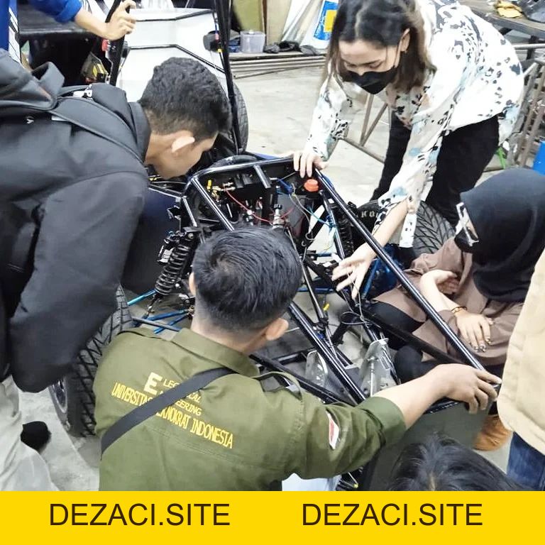 Electrical Engineering students from the Faculty of Engineering and Computer Science conducted research on electric racing cars with the Arjuna Team, Gadjah Mada University, Yogyakarta. – Center of Excellence - dezaci