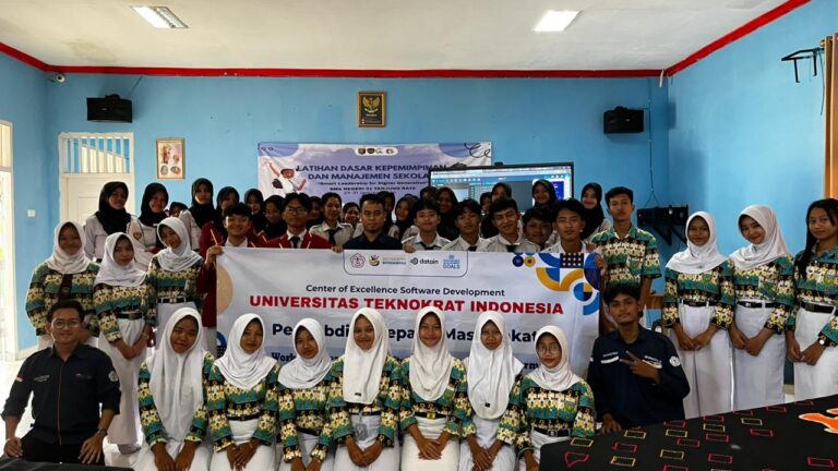 Software Development Workshop for Students of Cendikia Farma Husada Pharmacy Vocational School – Center of Excellence - dezaci