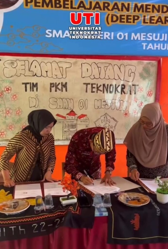 Electrical Engineering Students of Universitas Teknokrat Indonesia Conduct Community Service Program at SMAN 1 Mesuji Timur – Center of Excellence - dezaci